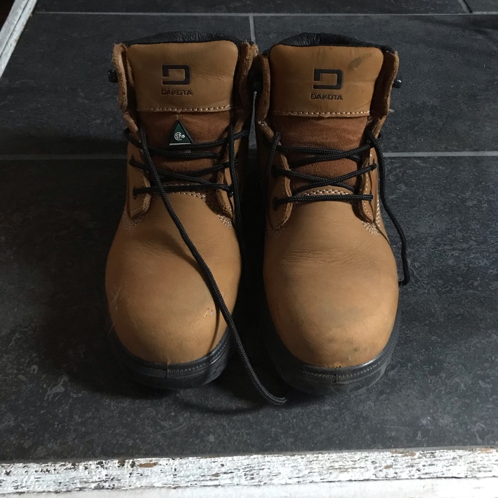 Dakota women’s steal toe boots